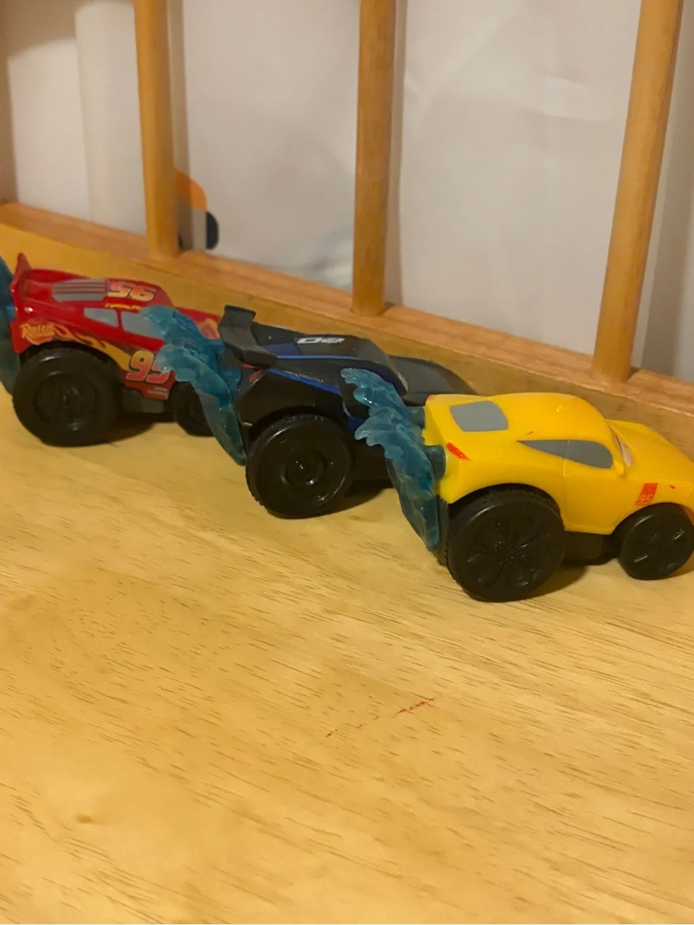 DISNEY PIXAR CARS - Splash Racers - LIGHTNING MCQUEEN, JACKSON STORM, CRUZ